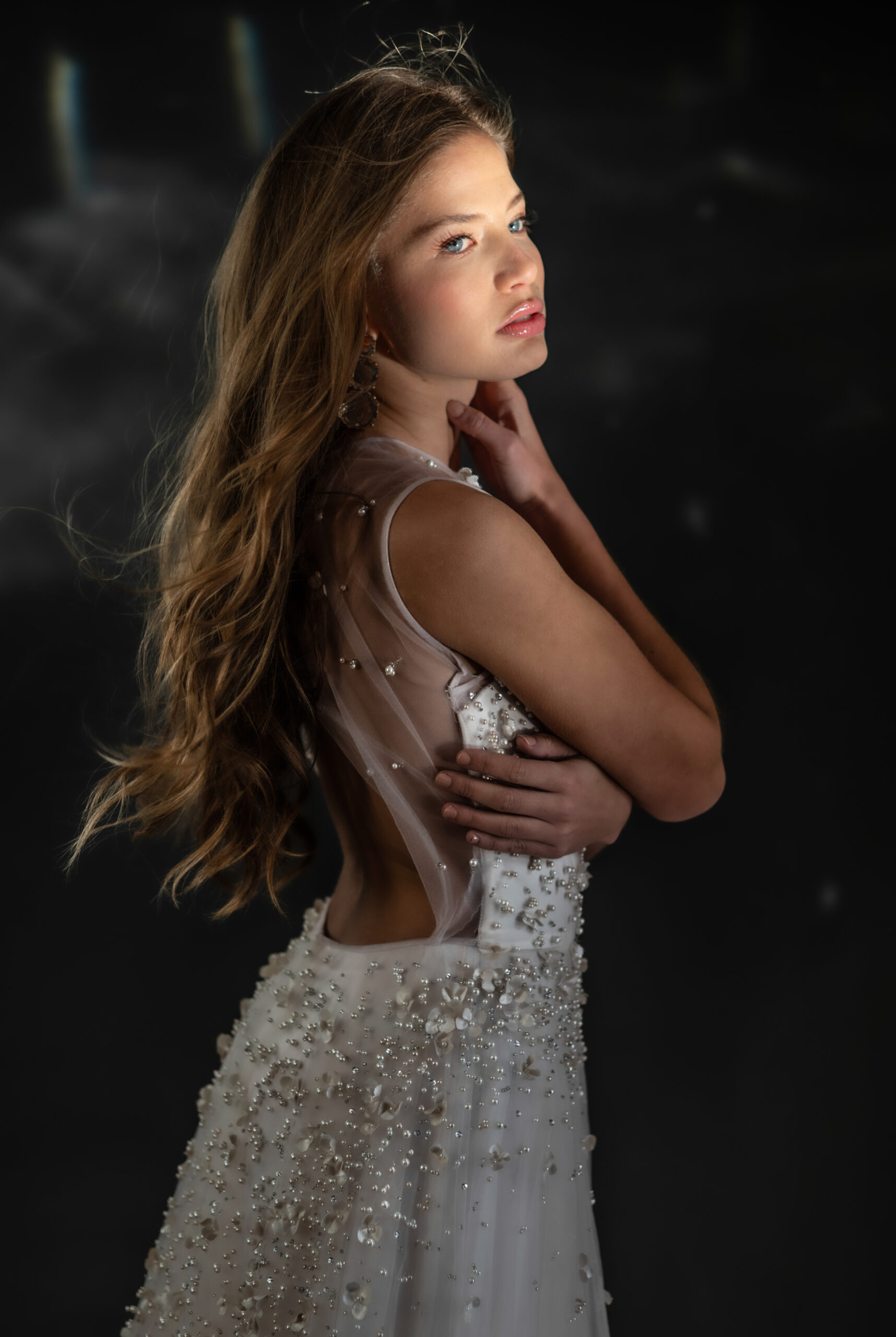 Dos de la robe de mariée, lumière de studio