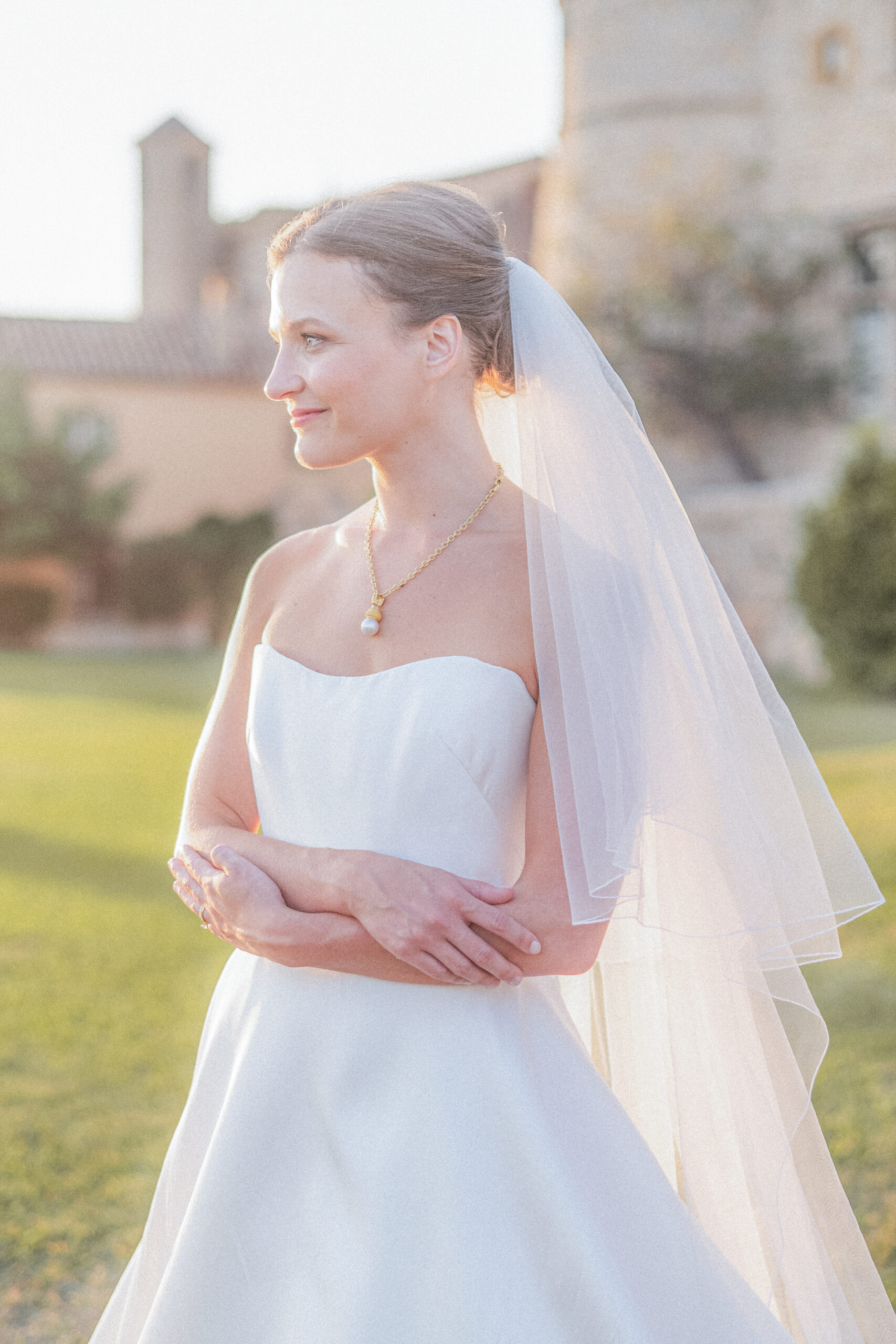 Mariée au voile, lumière douce